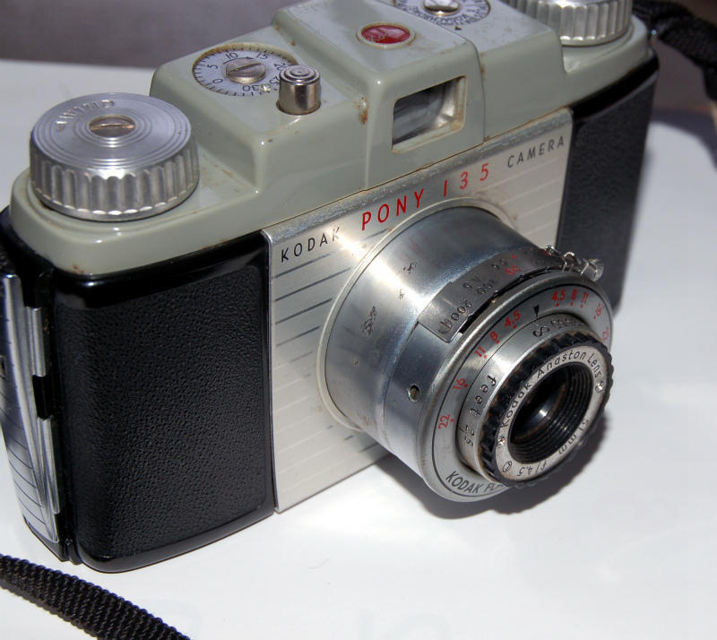 Kodak Pony 135 Model B - Down the Road