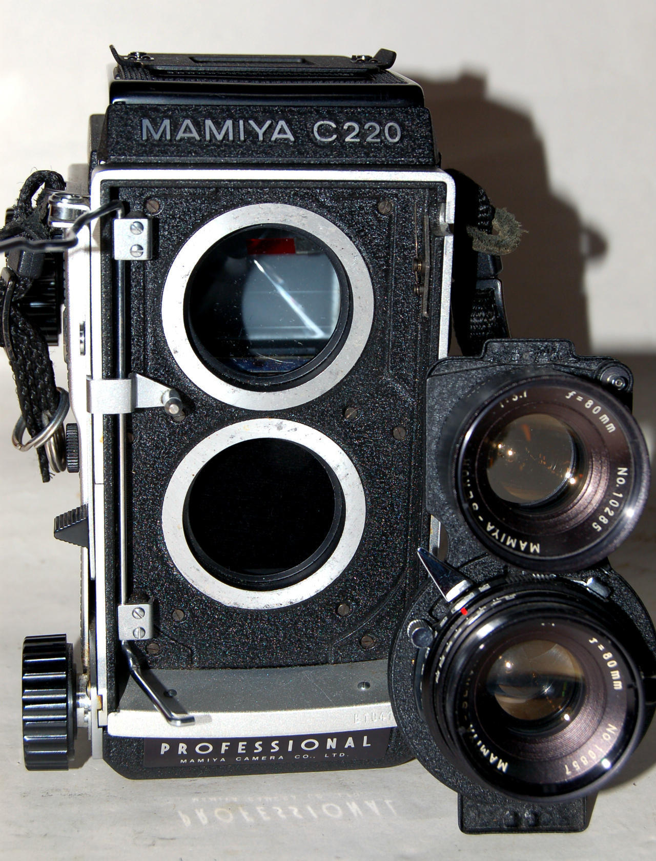 カメラ フィルムカメラ レンズ交換可能な二眼レフ マミヤＣ220: The Analog life