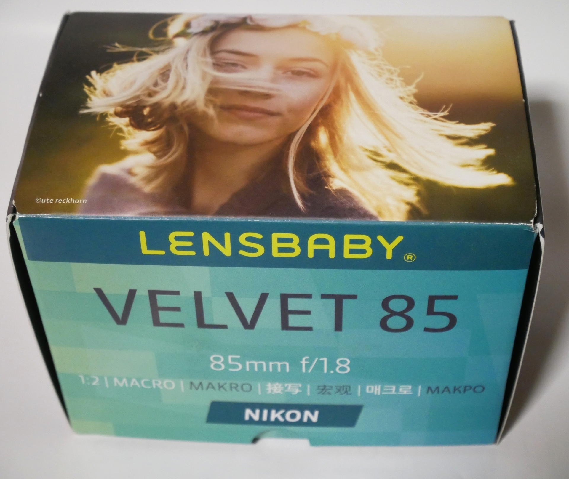 毛色が違うソフトレンズ? レンズベビーベルベット85 85mmF1.8 毛色が違うソフトレンズ? レンズベビーベルベット85 85mmF1.8
